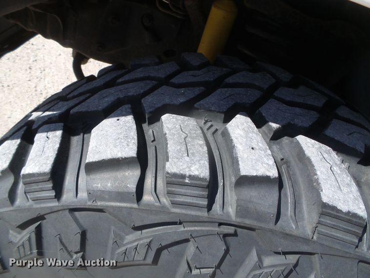 image for item DJ7539 1994 Ford Bronco XLT  SUV