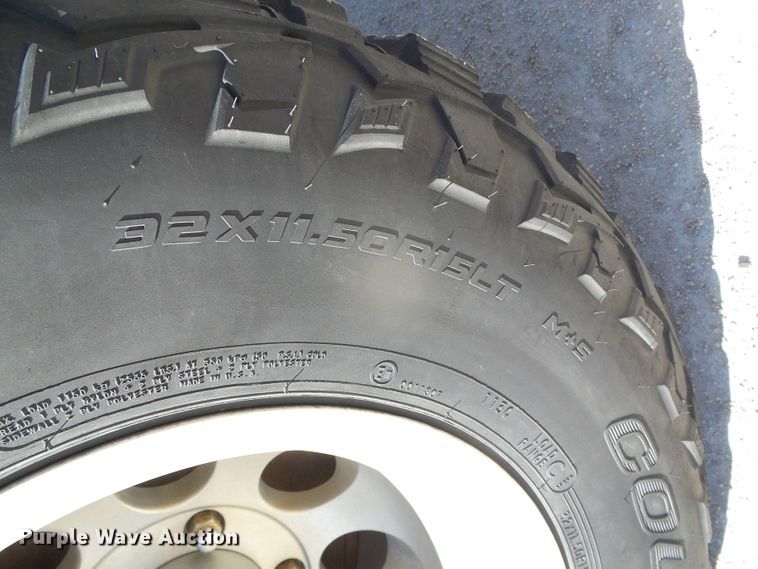 image for item DJ7539 1994 Ford Bronco XLT  SUV