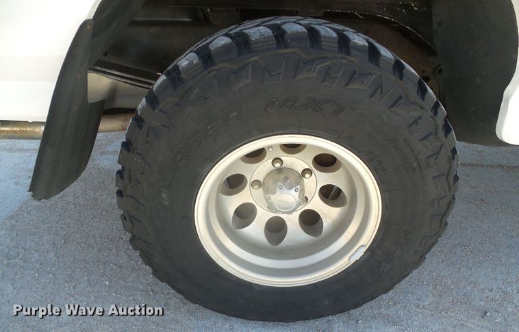 image for item DJ7539 1994 Ford Bronco XLT  SUV