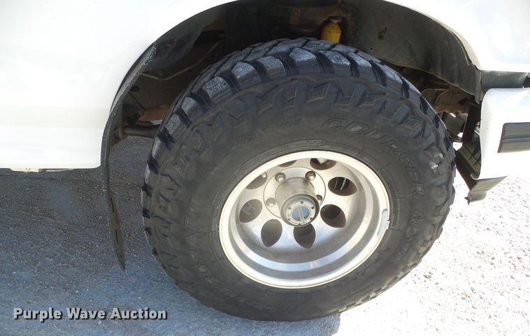 image for item DJ7539 1994 Ford Bronco XLT  SUV