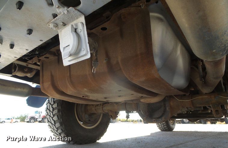 image for item DJ7539 1994 Ford Bronco XLT  SUV