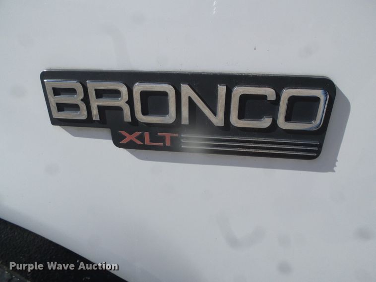 image for item DJ7539 1994 Ford Bronco XLT  SUV