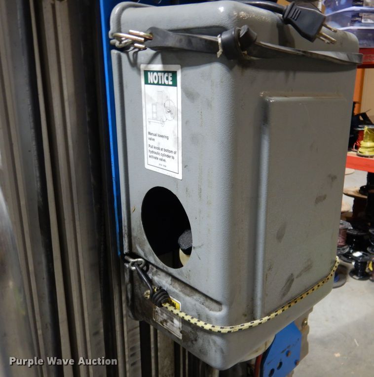 image for item DK1261 2007 Genie AWP-255  vertical lift