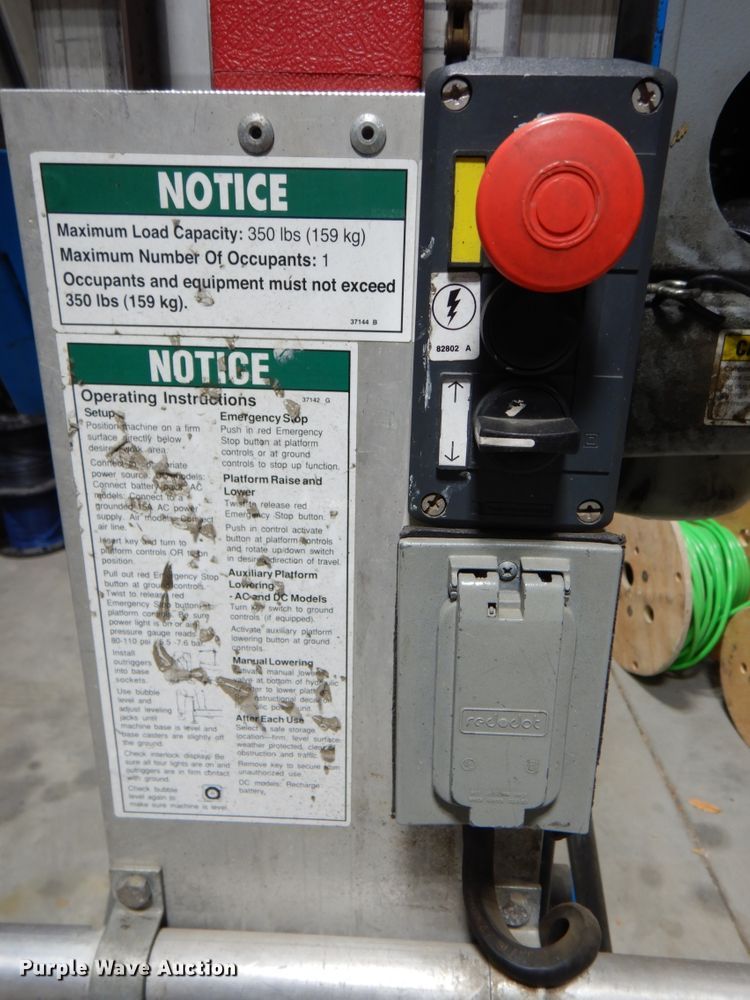 image for item DK1261 2007 Genie AWP-255  vertical lift