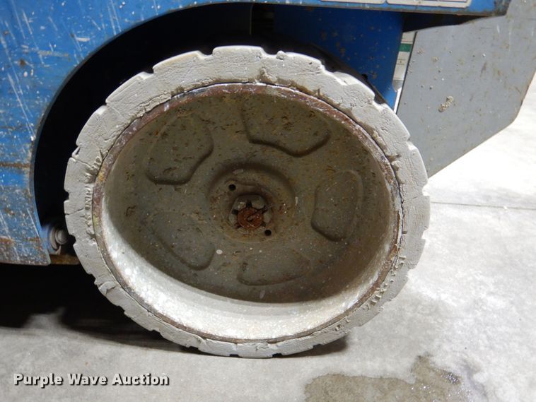 image for item DK1262 Genie GS2632  scissor lift