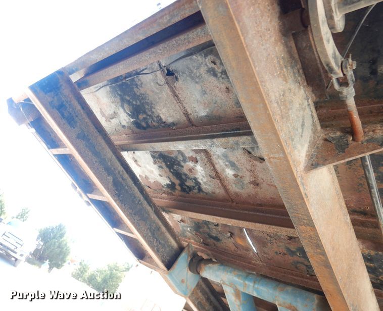 image for item DK3089 2005 Chevrolet C4500  Crew Cab dump truck