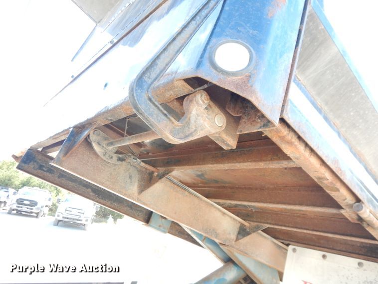 image for item DK3089 2005 Chevrolet C4500  Crew Cab dump truck