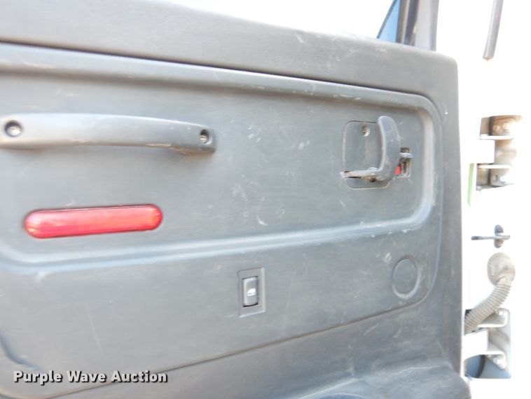 image for item DK3089 2005 Chevrolet C4500  Crew Cab dump truck