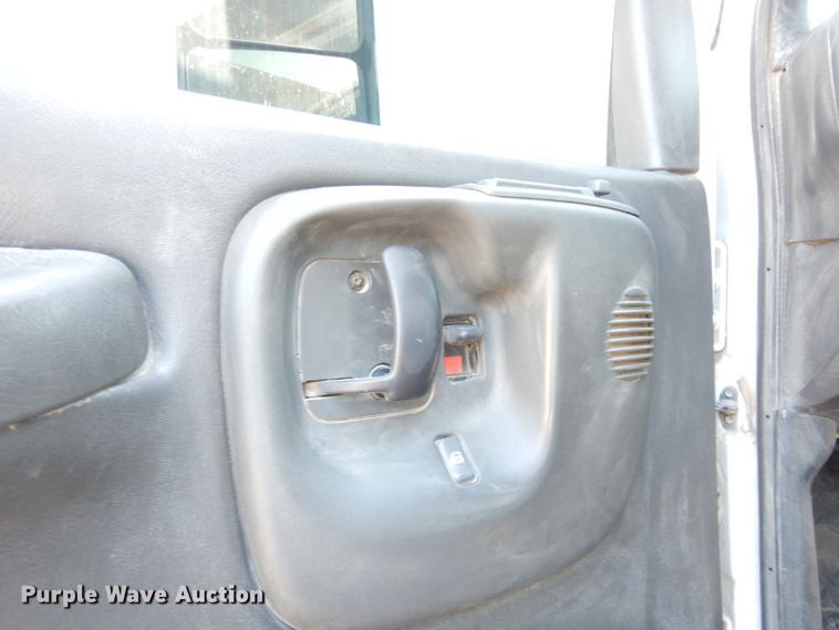 image for item DK3089 2005 Chevrolet C4500  Crew Cab dump truck