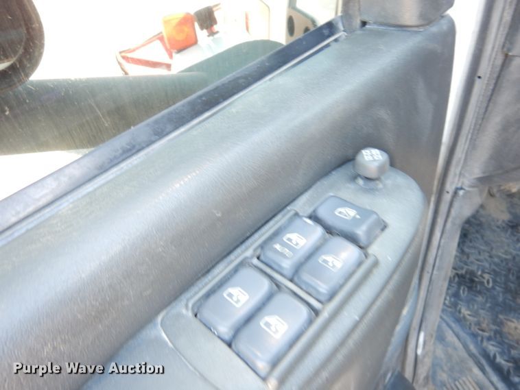 image for item DK3089 2005 Chevrolet C4500  Crew Cab dump truck