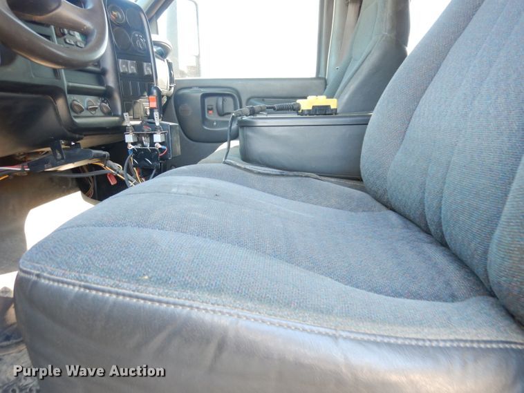 image for item DK3089 2005 Chevrolet C4500  Crew Cab dump truck