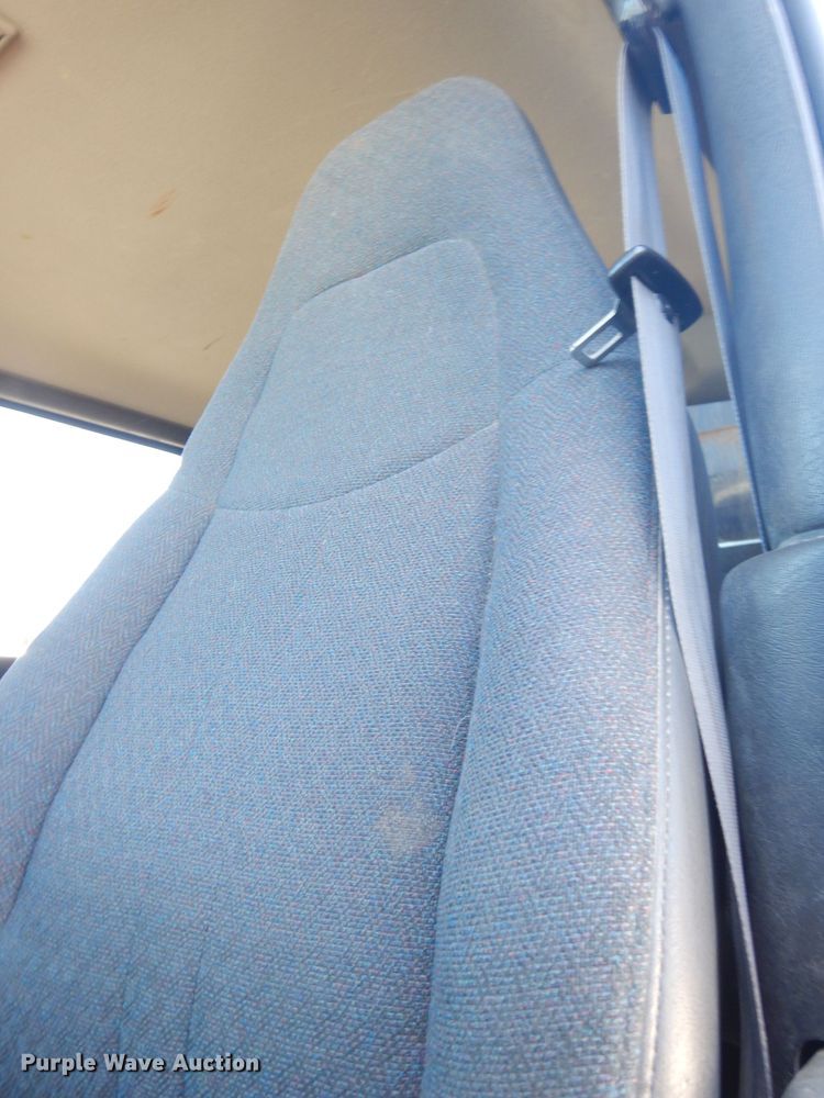 image for item DK3089 2005 Chevrolet C4500  Crew Cab dump truck