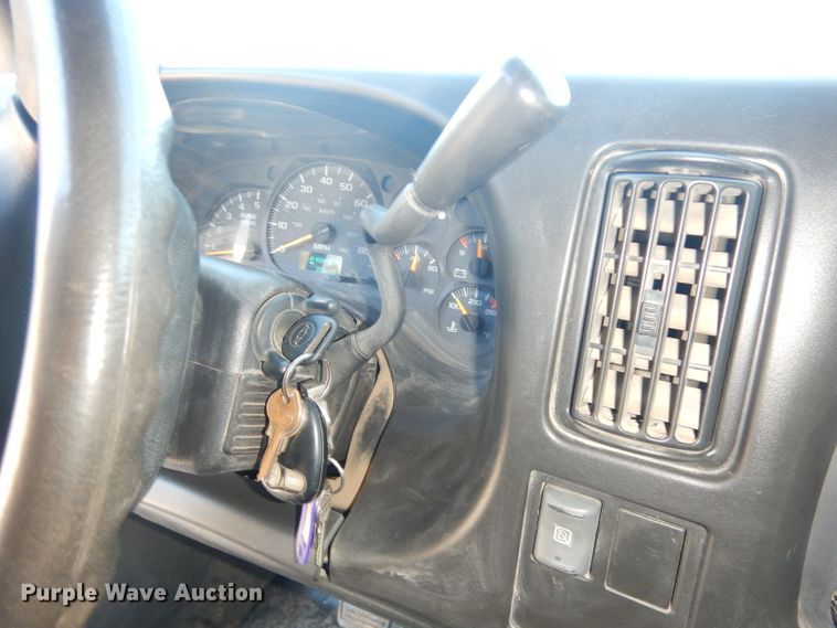 image for item DK3089 2005 Chevrolet C4500  Crew Cab dump truck