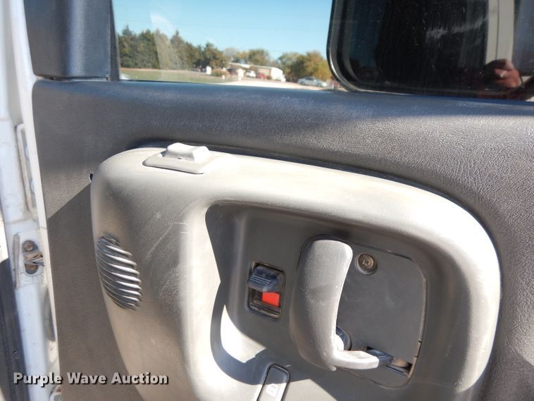 image for item DK3089 2005 Chevrolet C4500  Crew Cab dump truck