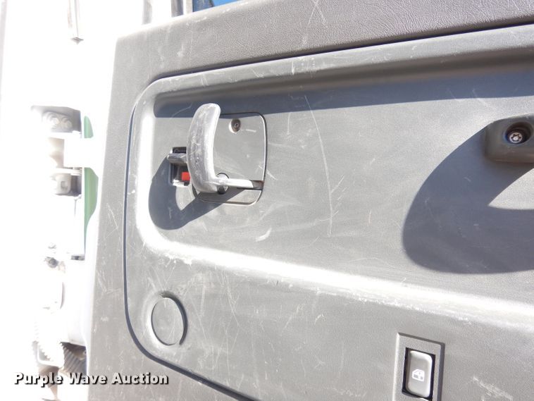 image for item DK3089 2005 Chevrolet C4500  Crew Cab dump truck