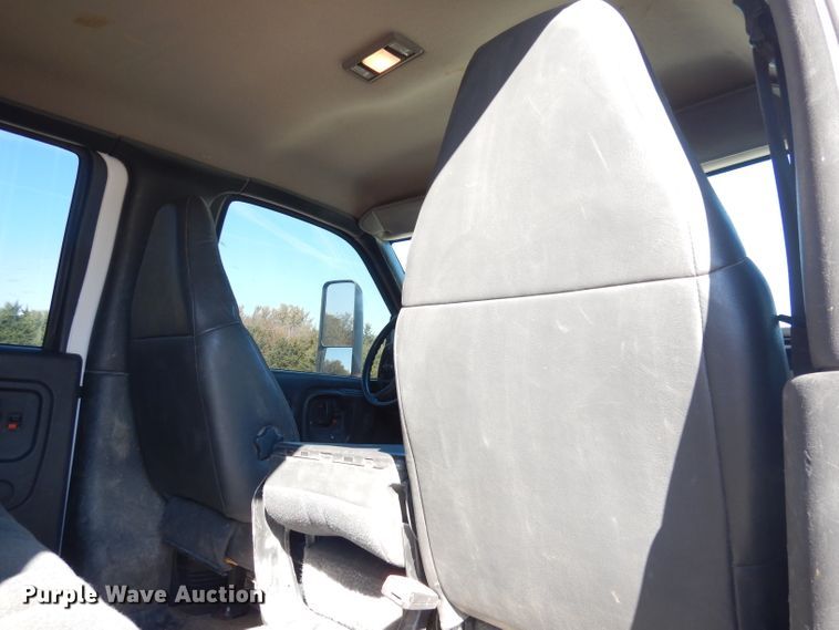 image for item DK3089 2005 Chevrolet C4500  Crew Cab dump truck