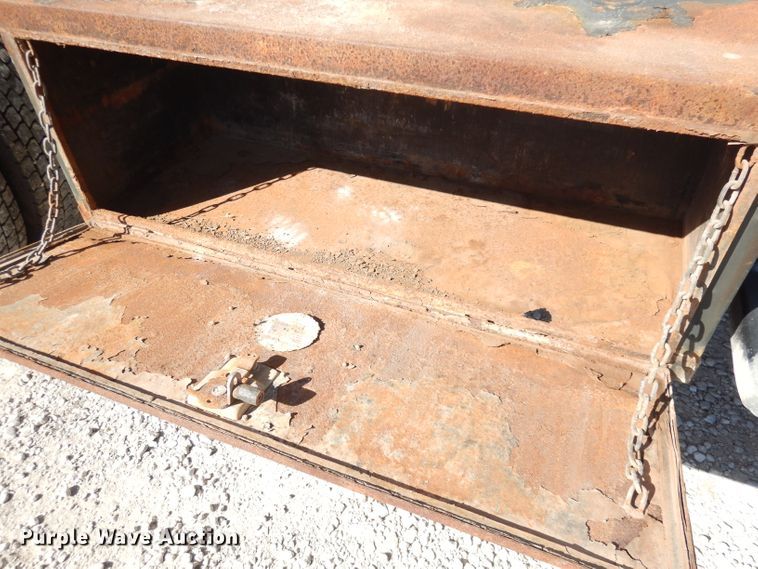 image for item DK3089 2005 Chevrolet C4500  Crew Cab dump truck