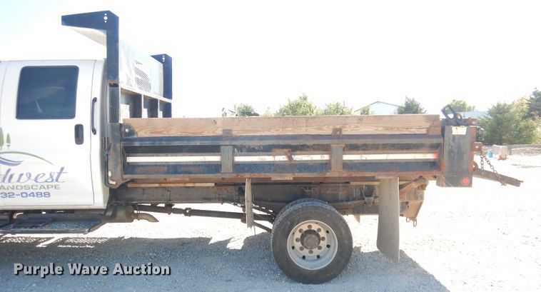 image for item DK3089 2005 Chevrolet C4500  Crew Cab dump truck