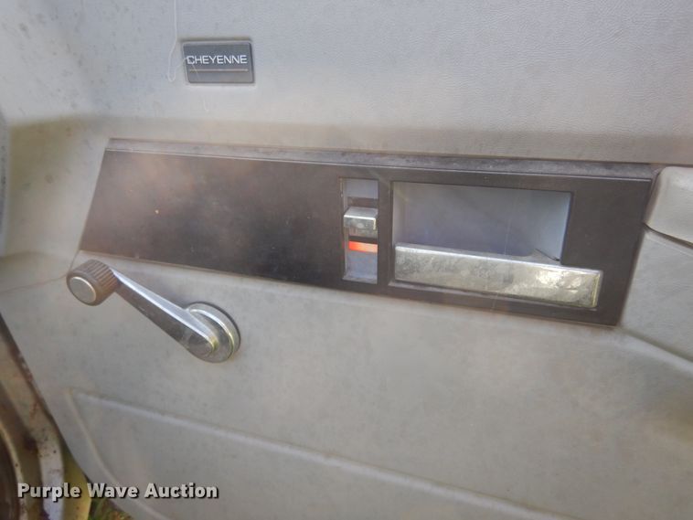 image for item DL6402 1992 Chevrolet C1500  pickup truck