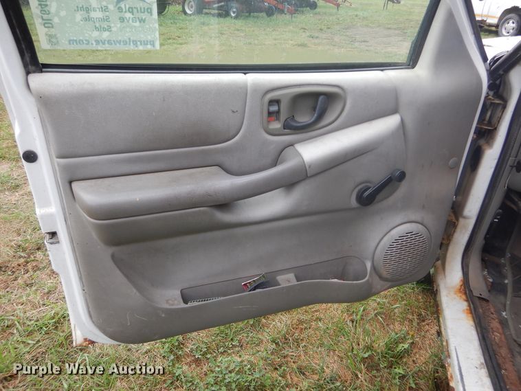 image for item DL6403 1998 Chevrolet S10  pickup truck