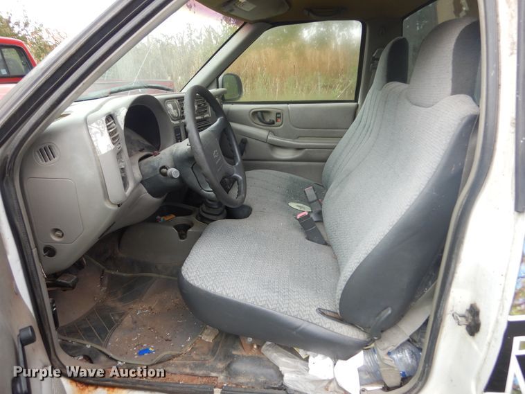 image for item DL6403 1998 Chevrolet S10  pickup truck