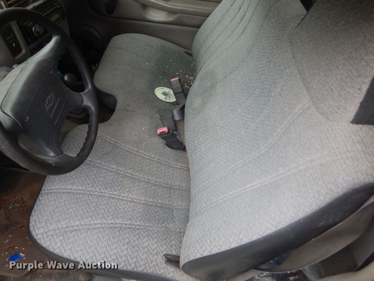 image for item DL6403 1998 Chevrolet S10  pickup truck