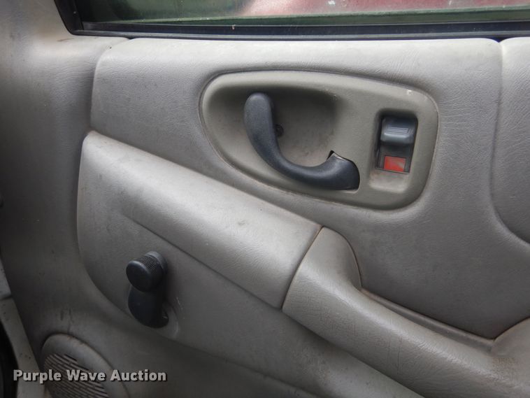 image for item DL6403 1998 Chevrolet S10  pickup truck