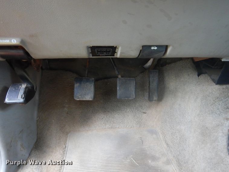 image for item DL6404 1997 Mazda B2300  pickup truck