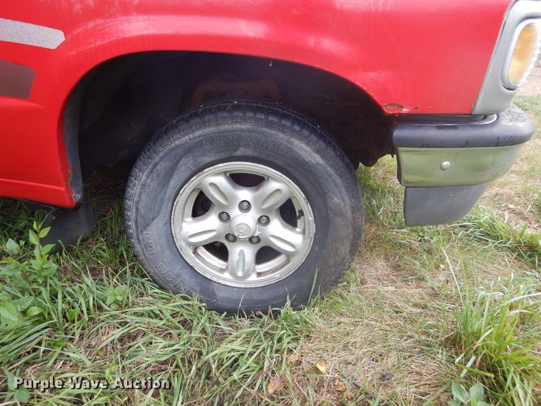 image for item DL6404 1997 Mazda B2300  pickup truck