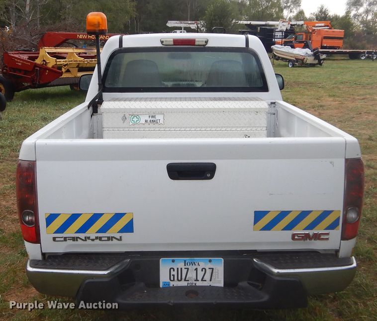 image for item DL6407 2004 GMC Canyon  pickup truck