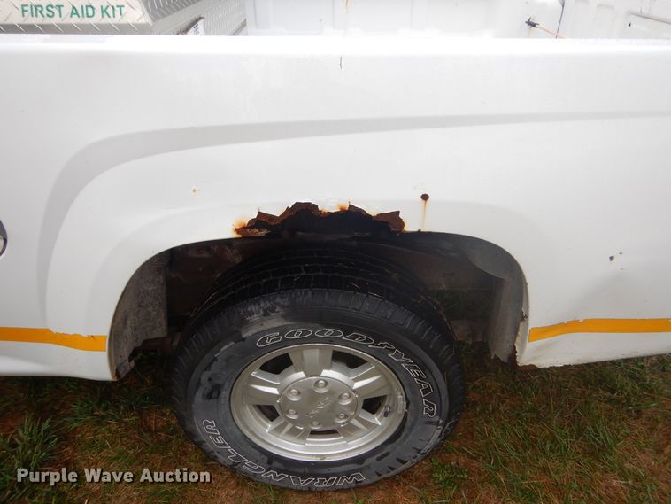 image for item DL6407 2004 GMC Canyon  pickup truck