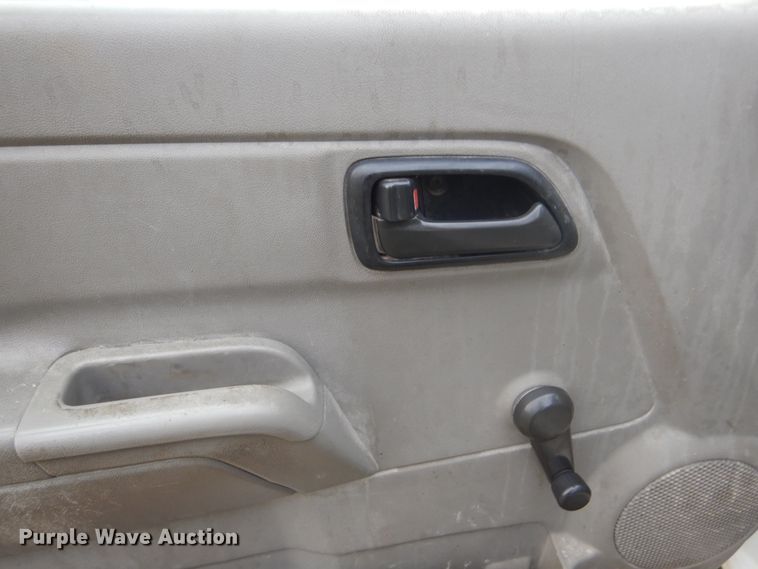 image for item DL6407 2004 GMC Canyon  pickup truck