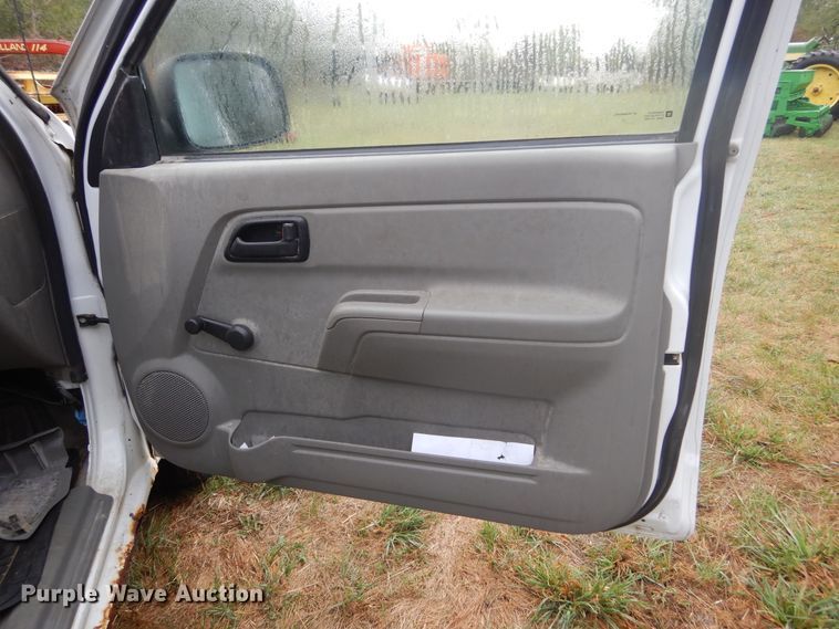 image for item DL6407 2004 GMC Canyon  pickup truck