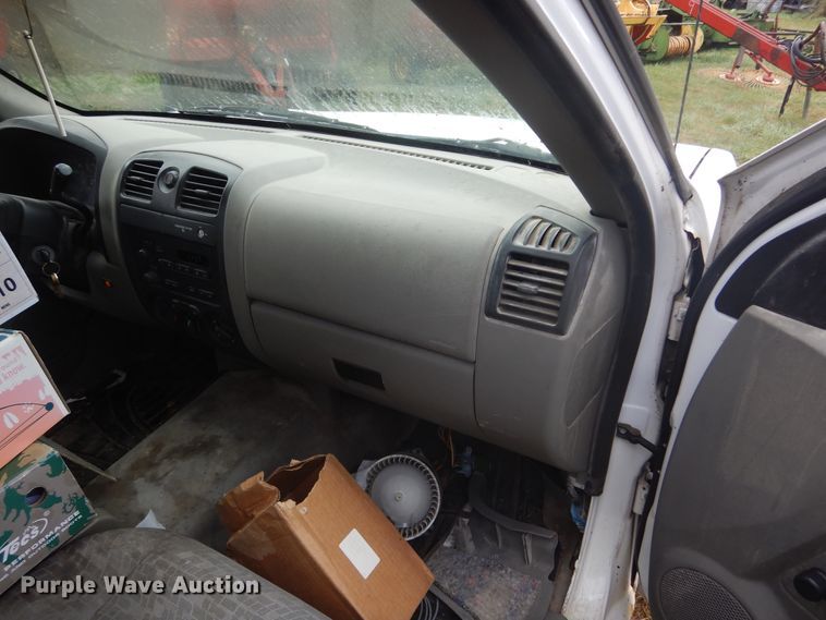 image for item DL6407 2004 GMC Canyon  pickup truck