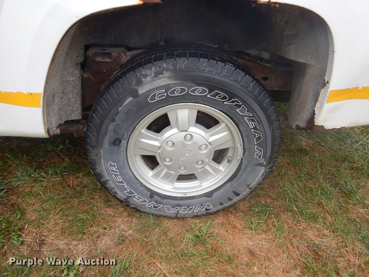 image for item DL6407 2004 GMC Canyon  pickup truck