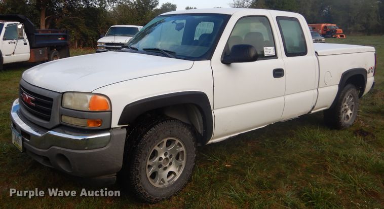 image for item DL6408 2005 GMC Sierra 1500  Ext. Cab pickup truck