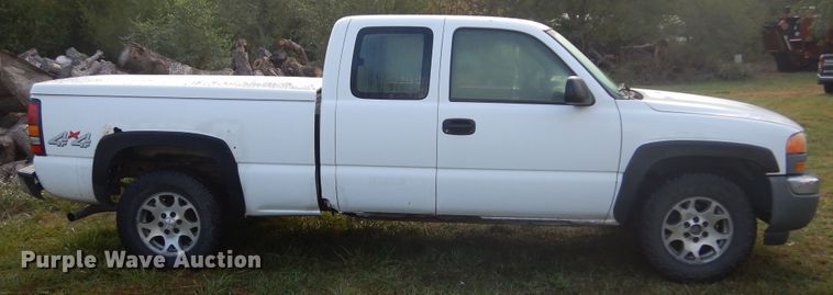 image for item DL6408 2005 GMC Sierra 1500  Ext. Cab pickup truck