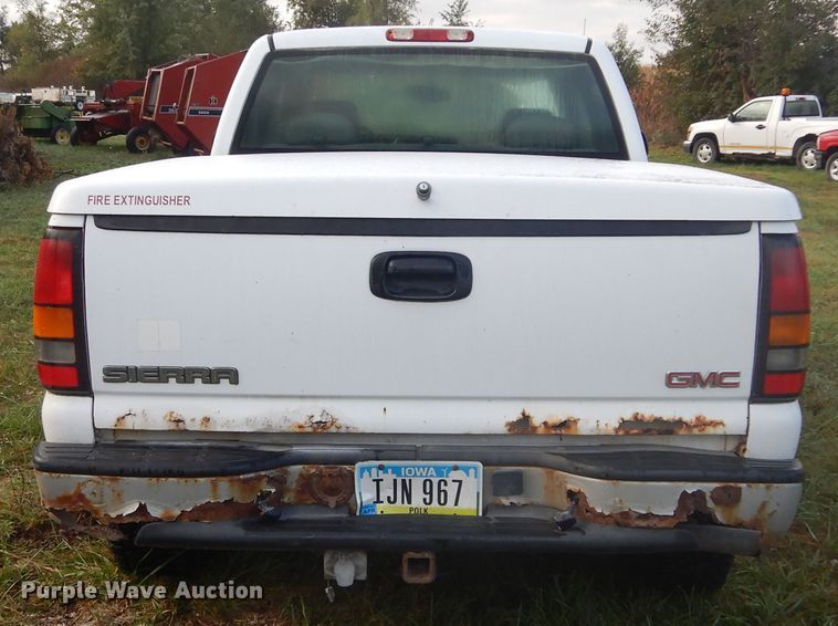 image for item DL6408 2005 GMC Sierra 1500  Ext. Cab pickup truck