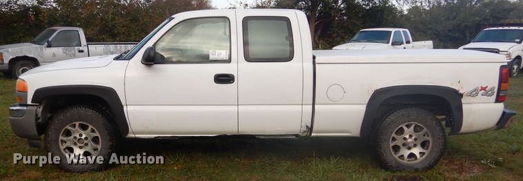 image for item DL6408 2005 GMC Sierra 1500  Ext. Cab pickup truck