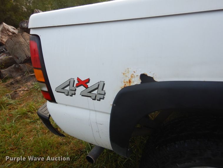 image for item DL6408 2005 GMC Sierra 1500  Ext. Cab pickup truck