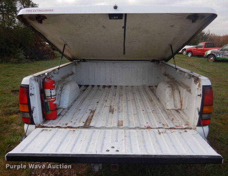 image for item DL6408 2005 GMC Sierra 1500  Ext. Cab pickup truck