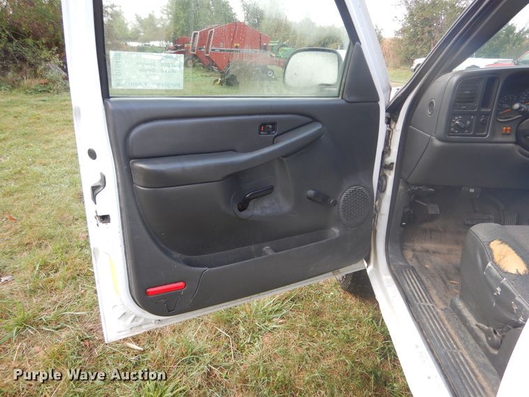 image for item DL6408 2005 GMC Sierra 1500  Ext. Cab pickup truck