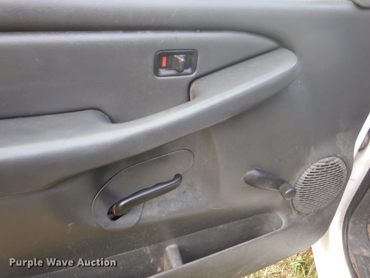 image for item DL6408 2005 GMC Sierra 1500  Ext. Cab pickup truck