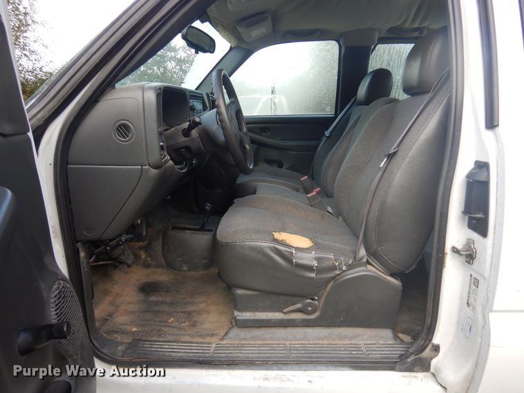 image for item DL6408 2005 GMC Sierra 1500  Ext. Cab pickup truck