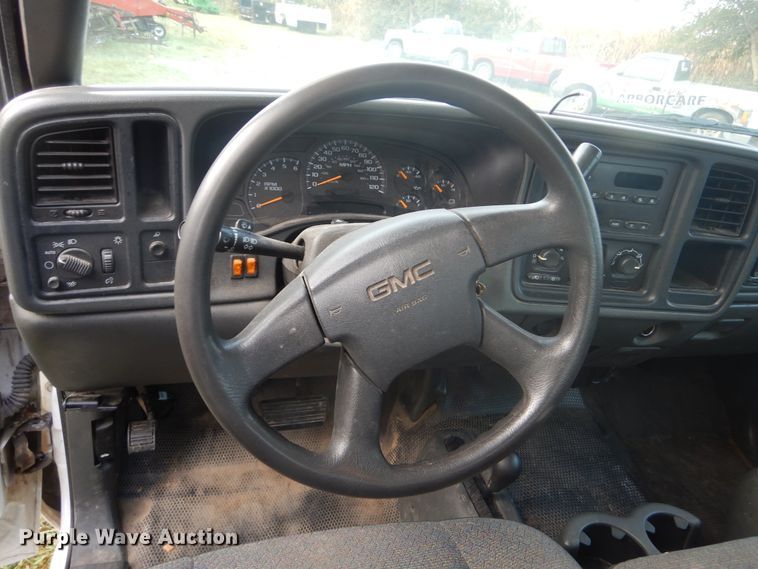 image for item DL6408 2005 GMC Sierra 1500  Ext. Cab pickup truck