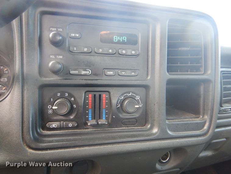 image for item DL6408 2005 GMC Sierra 1500  Ext. Cab pickup truck