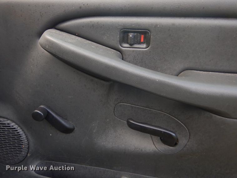 image for item DL6408 2005 GMC Sierra 1500  Ext. Cab pickup truck