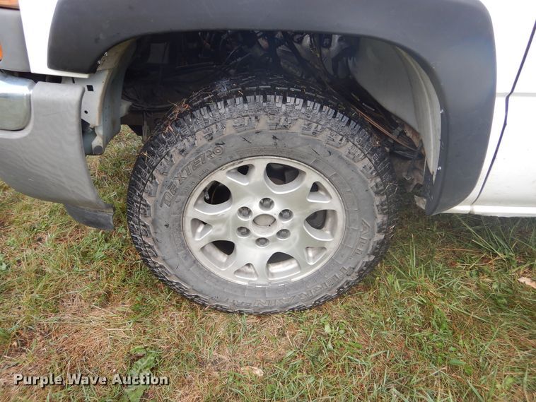 image for item DL6408 2005 GMC Sierra 1500  Ext. Cab pickup truck