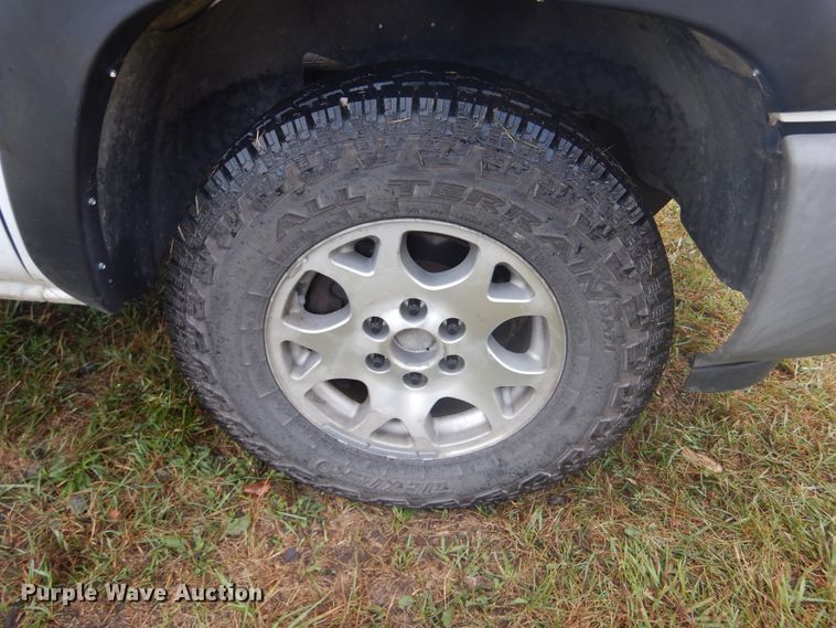 image for item DL6408 2005 GMC Sierra 1500  Ext. Cab pickup truck