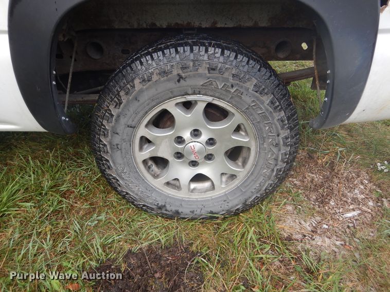 image for item DL6408 2005 GMC Sierra 1500  Ext. Cab pickup truck